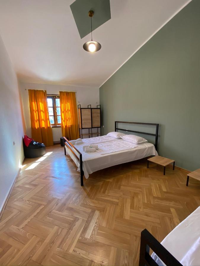 Appartement Red Door à Tbilissi Extérieur photo